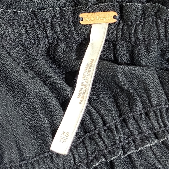 Free People Black Sleeveless V-Neck Top Side Ties Sz XS - Picture 9 of 9